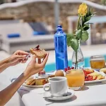 Paolas Τown Boutique Hotel